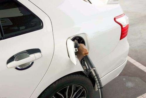 汽车100公里加油多少 汽车100公里加油多少