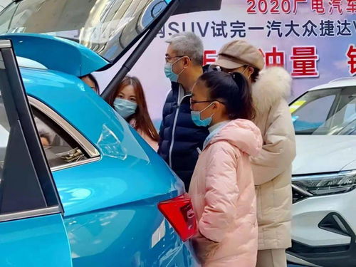 汽车冬天里面放多少热水