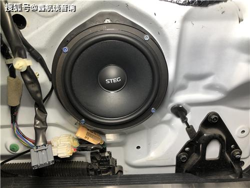汽车音响喇叭电压多少
