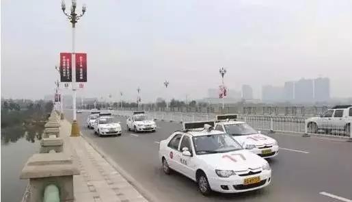 一辆汽车24分钟多少度(汽车行驶中的能耗，探究一辆汽车在24分钟内消耗的电量)
