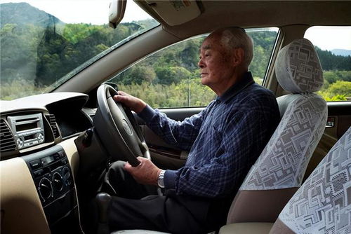 年满多少岁能坐汽车上路(关于年满多少岁能坐汽车上路的探讨)