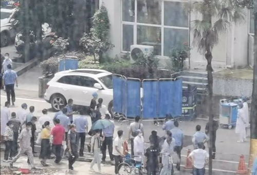 武汉大学发生伤人事件 警方通报(武汉大学发生伤人事件，警方迅速通报)